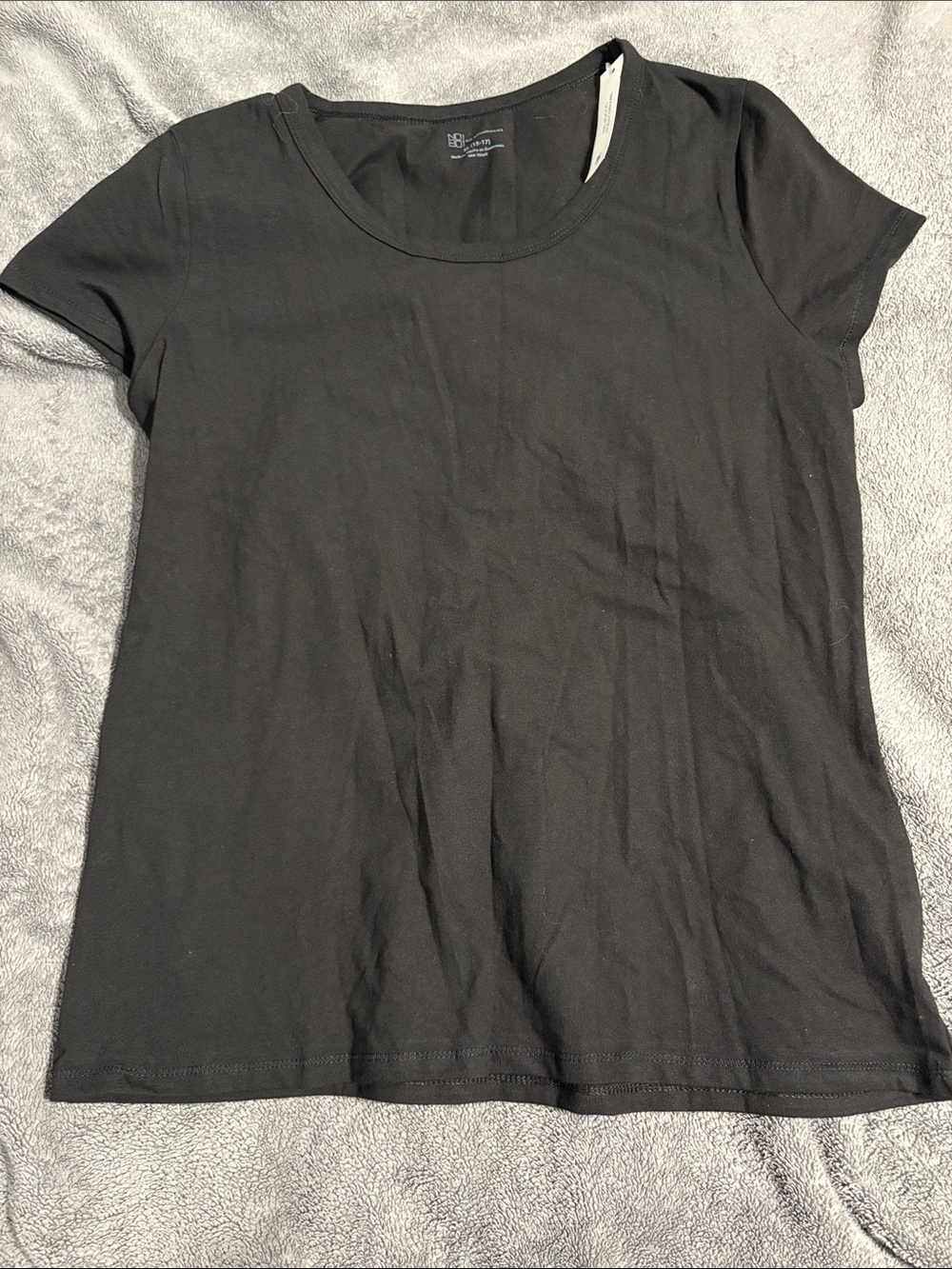 No Boundaries Black Scoop Neck Short Sleeve Tee